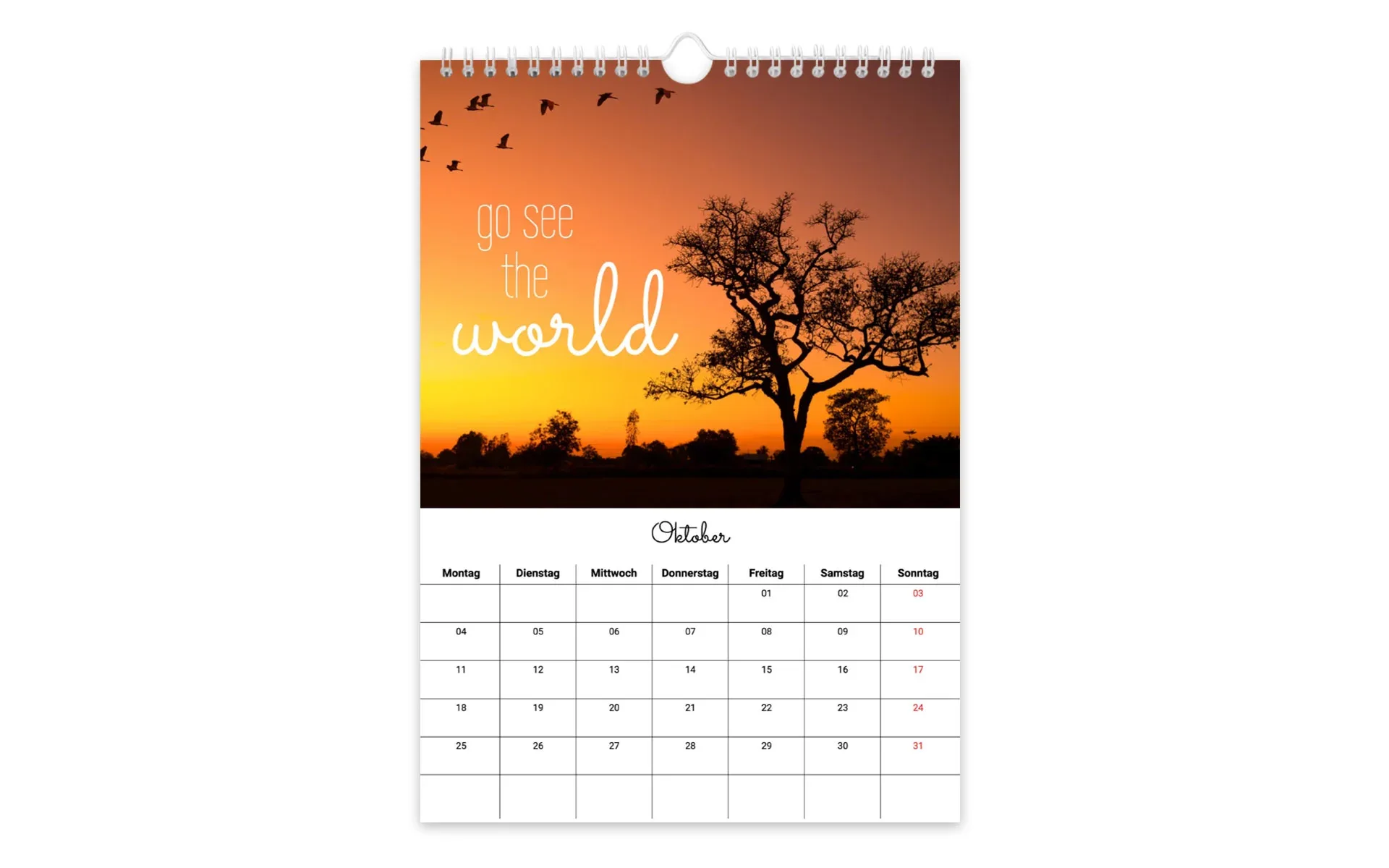 Ein HappyFotokalender ca. A4 hoch mit dem Text Go see the world zeigt 1 Foto von einem Sonnenuntergang.