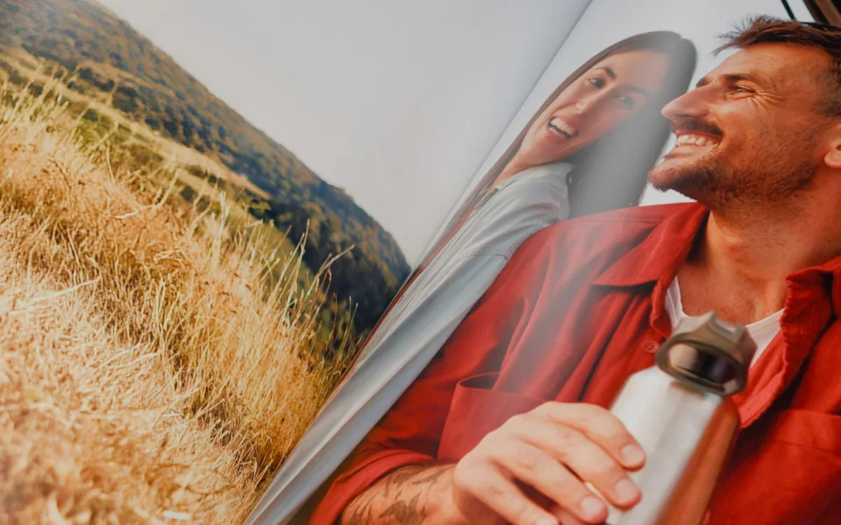 Detailfoto eines Happy Fotobuch Digitaldruck